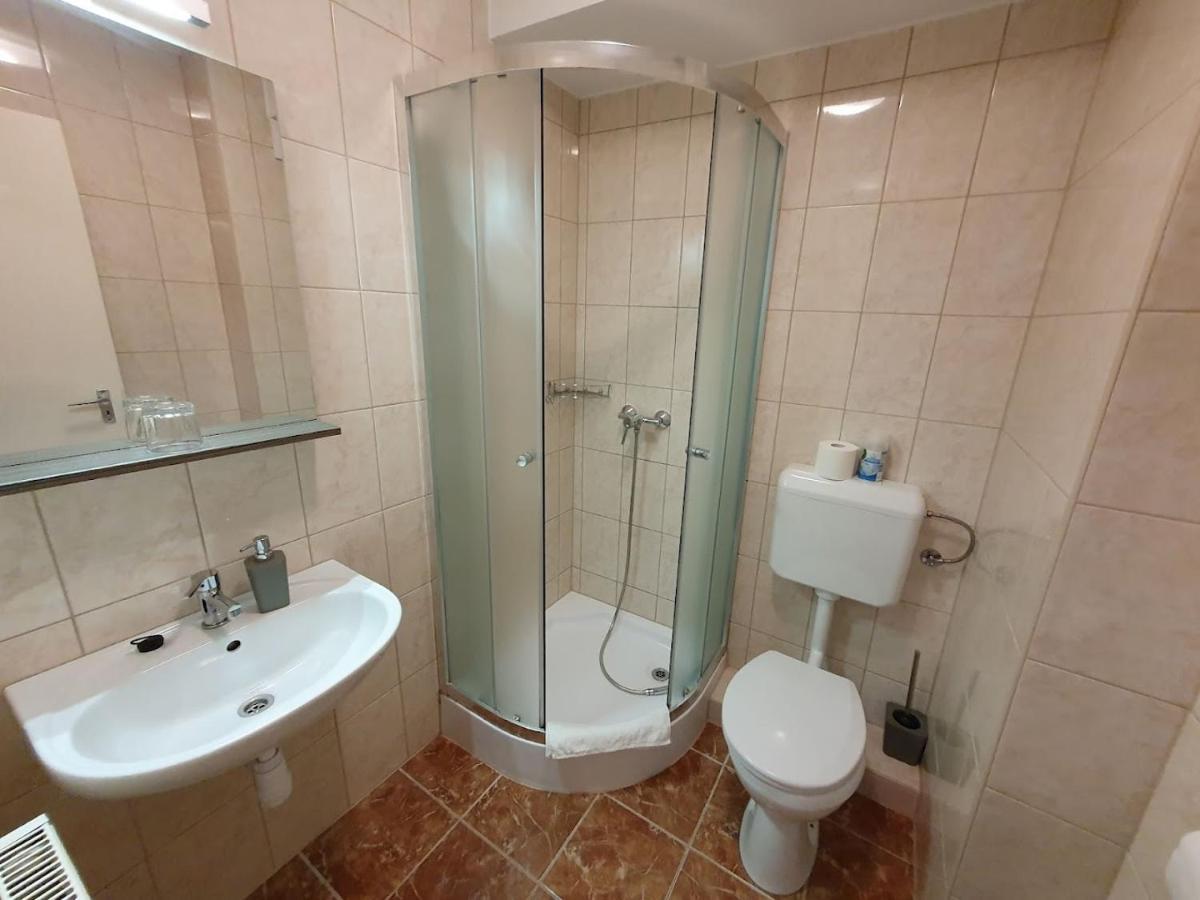 Citylife Rooms Mosonmagyarovar Exterior foto