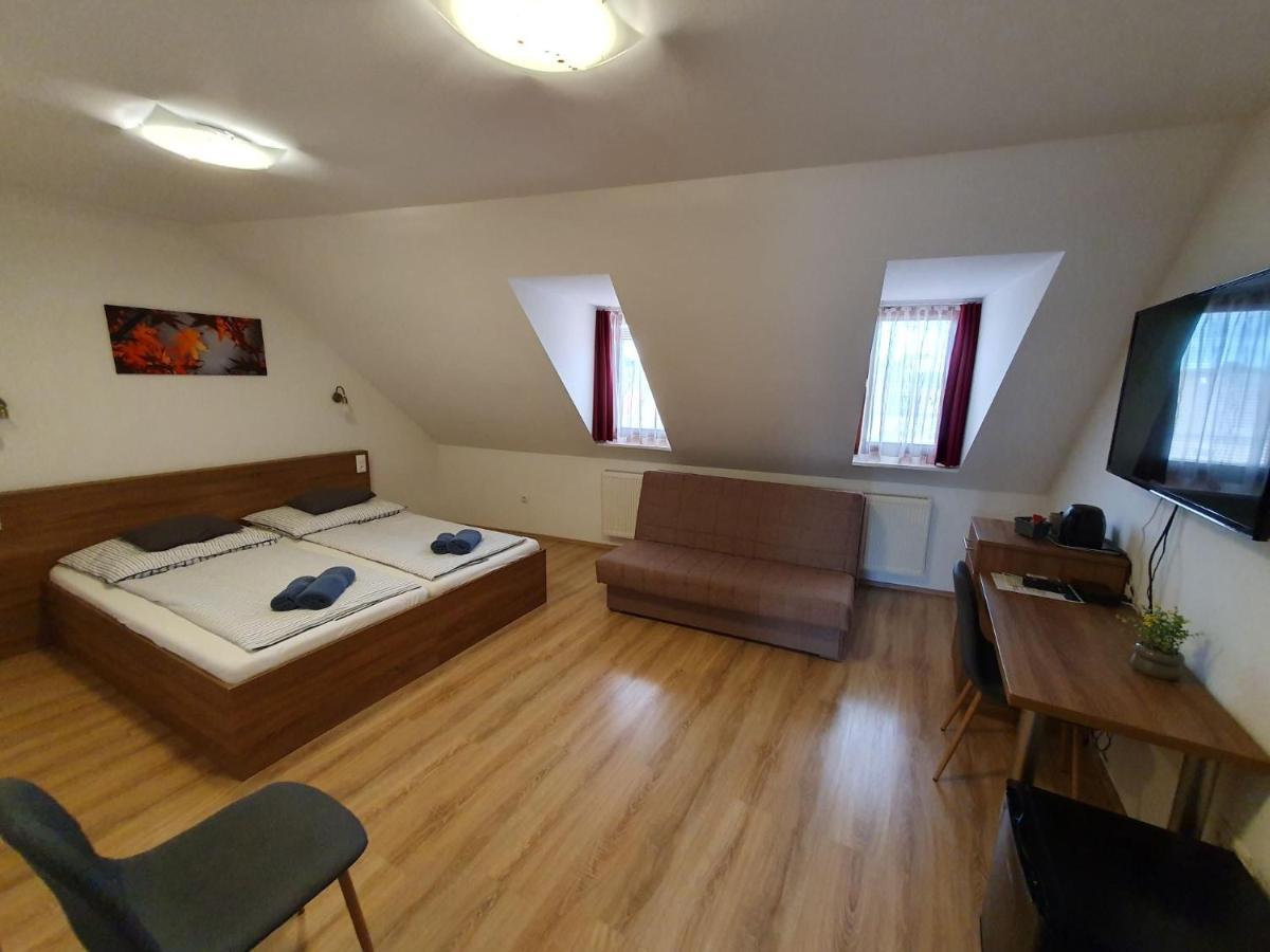Citylife Rooms Mosonmagyarovar Exterior foto